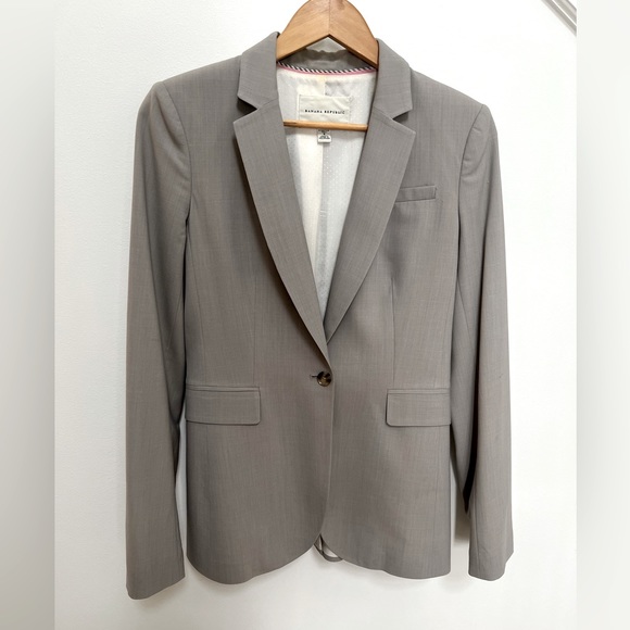 Banana Republic Light Grey Wool Suit Jacket Women’s Size 6 Tall. - Picture 1 of 8